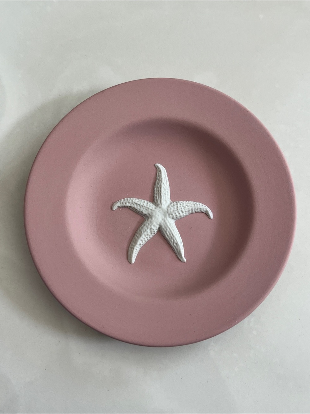Signed by Lord Wedgwood. Wedgwood Pink Jasperware Starfish Trinket Dish. - Picture 5 of 8